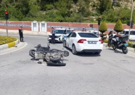 Manavgat’ta kavşakta kaza: 2 yaralı