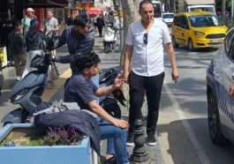 Manavgat'ta korkutan kazada sürücü kask sayesinde hayatta kaldı