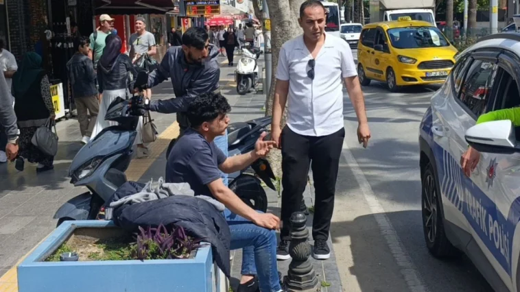 Manavgat'ta korkutan kazada sürücü kask sayesinde hayatta kaldı