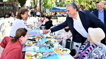 Muratpaşa'da Anneler Günü buluşması