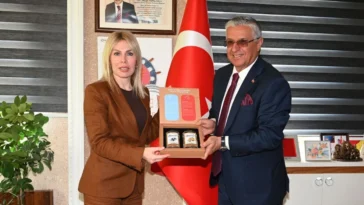 Rektör Özkan'dan Kemer Belediyesi'ne ziyaret