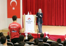 Rektör Özkan’dan lise öğrencileriyle ufuk açıcı sohbet