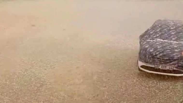 Serik'te dolu paniği yaşandı