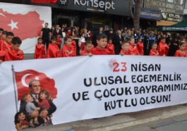 Serik'te öğrencilerden coşkulu kutlama