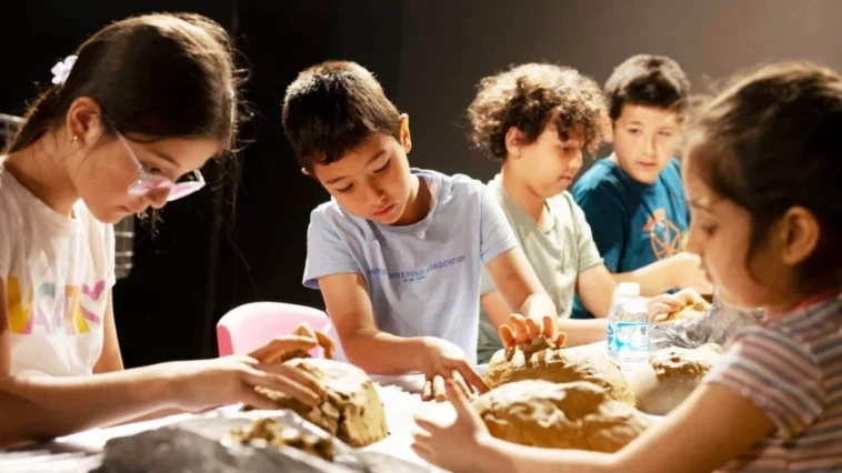 Tiyatro festivalinde renkli sanat atölyeleri