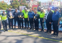 Trafik Haftası’nda örnek sürücülere plaket