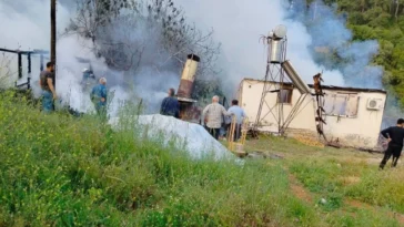 Yaşlı çiftin oturduğu ev yangında küle döndü