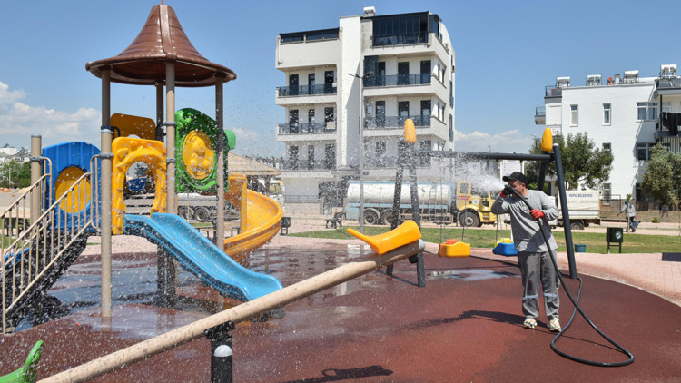 Kepezde park ve oyun alanlarında hijyen seferberliği