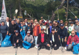 Karavan tutkunlarından Olimpos’ta çevre temizliği