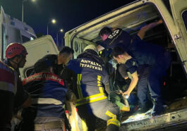 Aracıyla istinat duvarına çarpan sürücü öldü