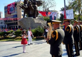 Antalya'da 19 Mayıs coşkusu çelenk töreniyle başladı