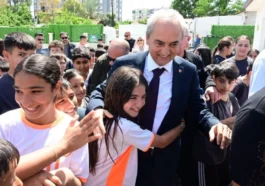 Antalya'da Başkan Kocagöz eğitim kurumlarına ziyareti sürdürülüyor