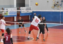 Antalya'da sağlıkçıların voleybol turnuvası başladı