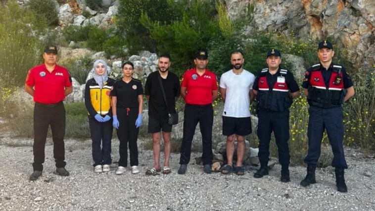 JAK'tan 8 saatlik kurtarma operasyonu