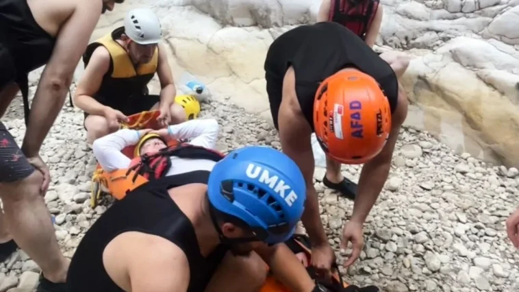Kanyonda mahsur kalan turist için seferberlik