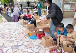 Kaş'ta çocukların şeker toplama geleneği sürüyor