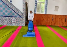 Kemer'de bayram öncesi camilerde temizlik seferberliği