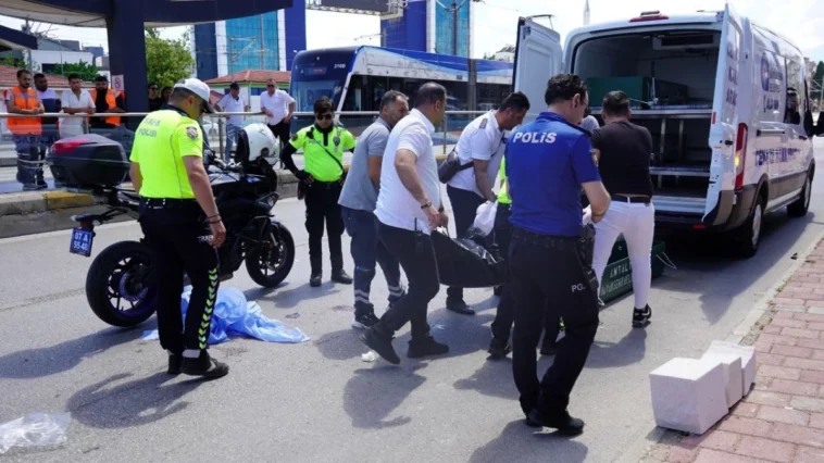 Kepez'de hafif ticari aracın çarptığı çocuk öldü