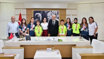 Kepez’in Bocce şampiyonları Başkan Kocagöz’le buluştu