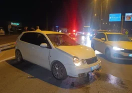 Manavgat’ta otomobil bariyerlere çarptı
